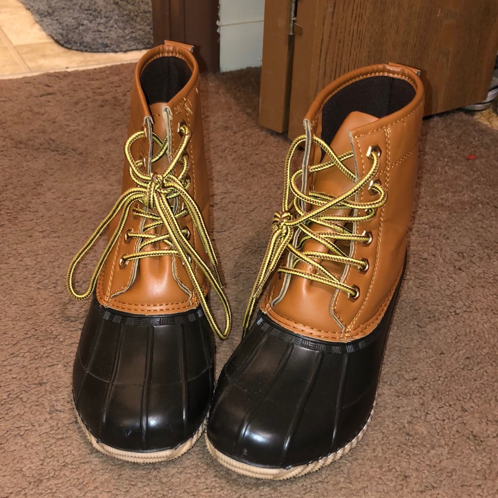 Duck boots